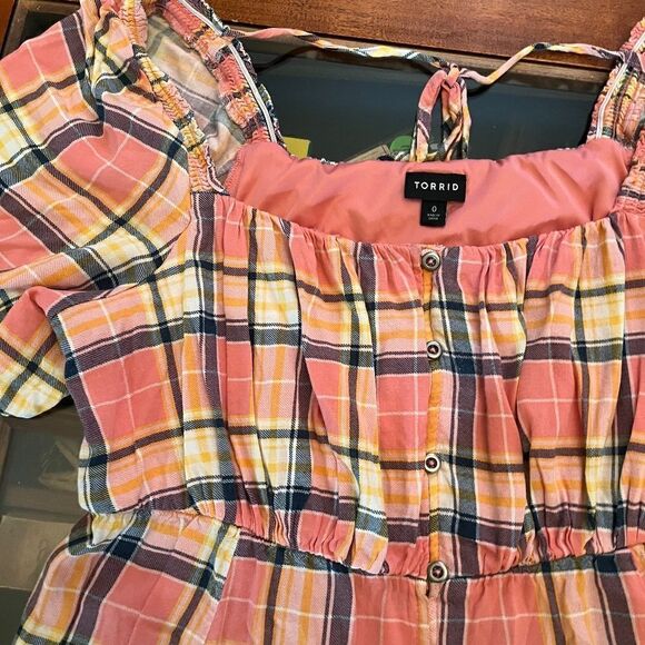 Torrid Size 0 Peach Yellow Checkered Fit & Flare Buttons Adorable - Picture 4 of 13